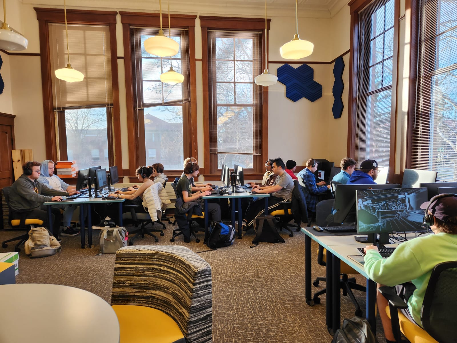 A student-filled computer lab.