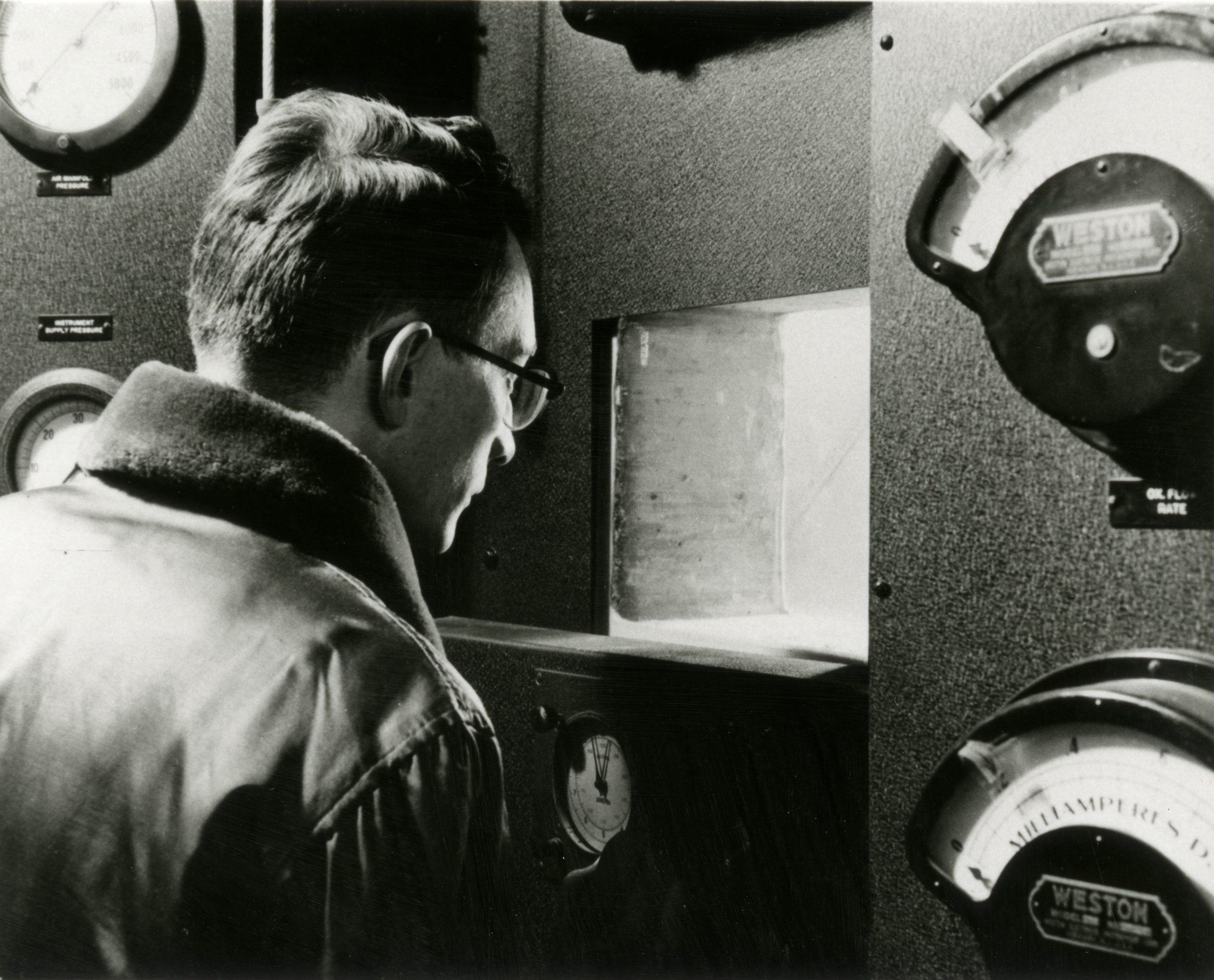 Graduate student Clair Beighley at the “periscopic window” (1951).
