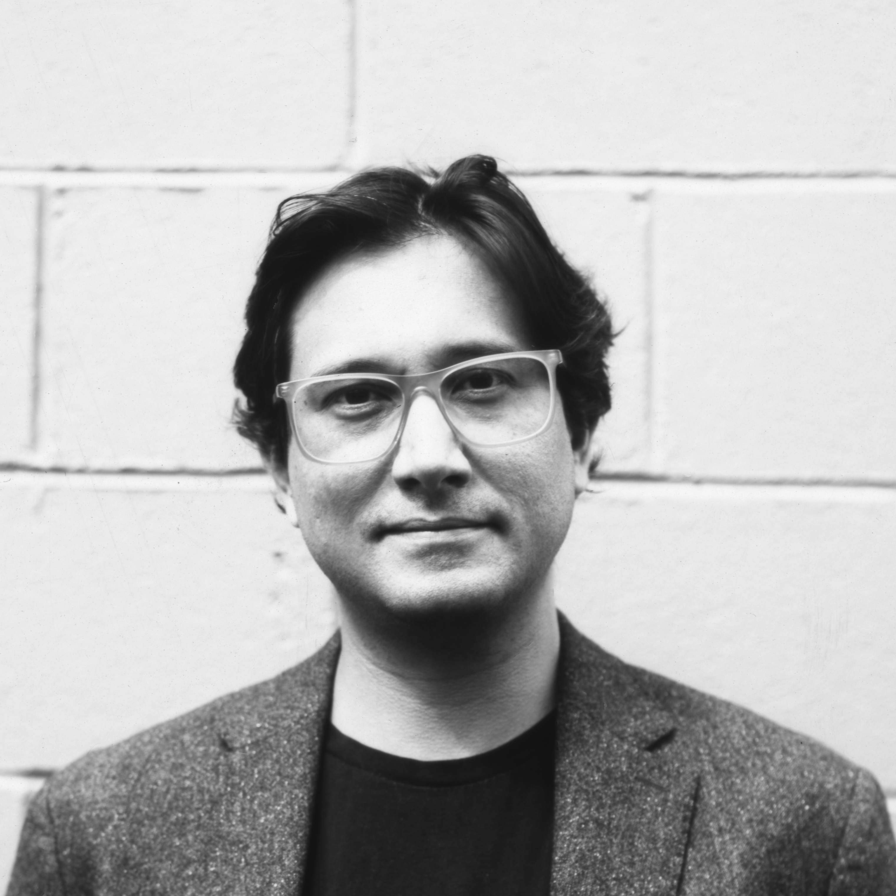 Javier Gomes-Lavin headshot